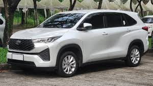 Toyota Innova Putih